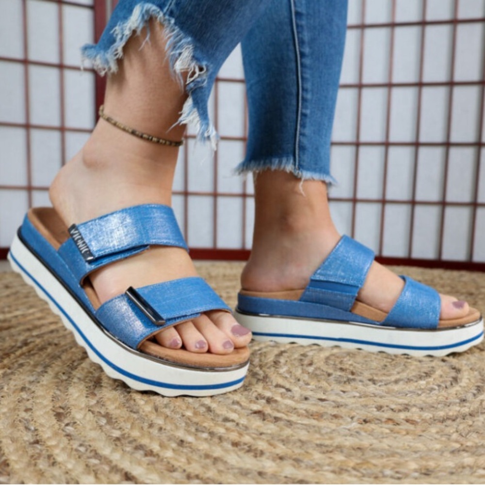 Vionic Brandie Blue Platform Sandals